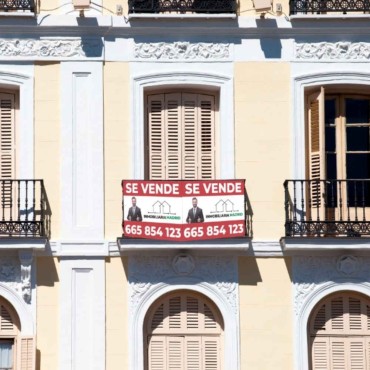 Carteles inmobiliaria doble perspectiva